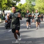 Anggota Kodim 0731/Kulon Progo Laksanakan Olahraga Bersama di Seputaran Alun-alun Wates