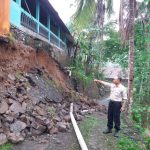 Hujan Deras, Bangketan Mushola SD Negeri Jatiroto Girimulyo Longsor