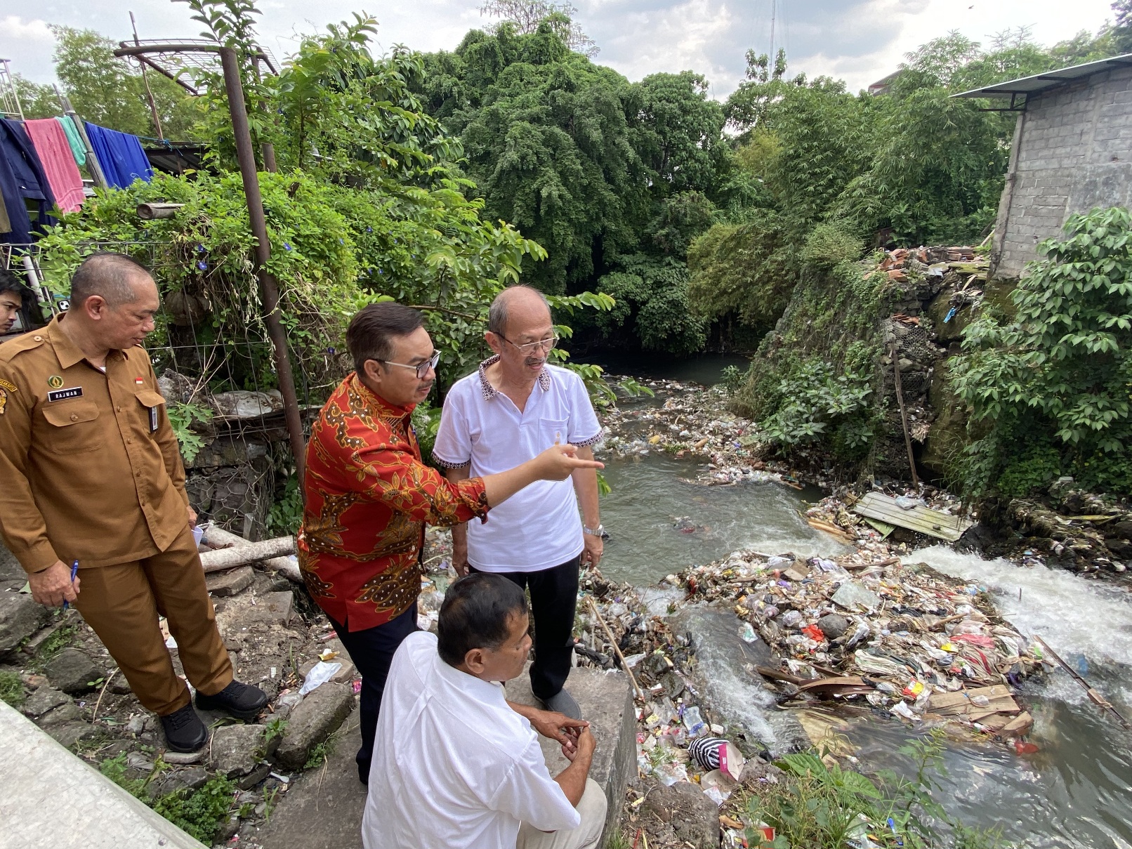 Kota Yogya Pasang Tambah Trash Barrier Di Hilir Sungai Batas Bantul