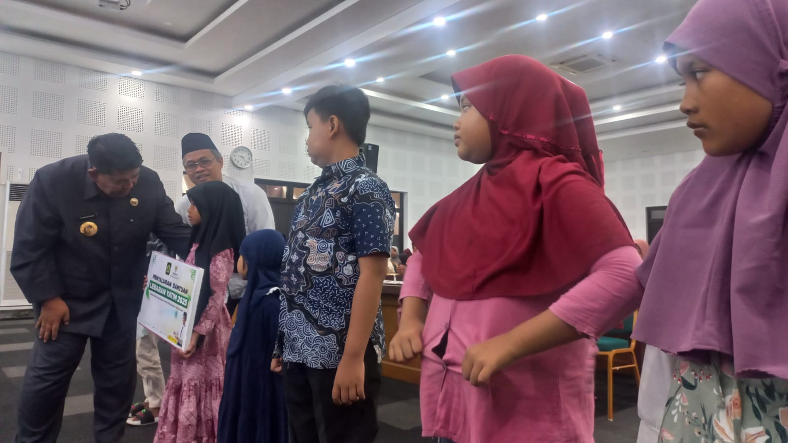 Lebaran Anak Yatim, Baznas Kulon Progo Salurkan Santunan Untuk Anak Yatim