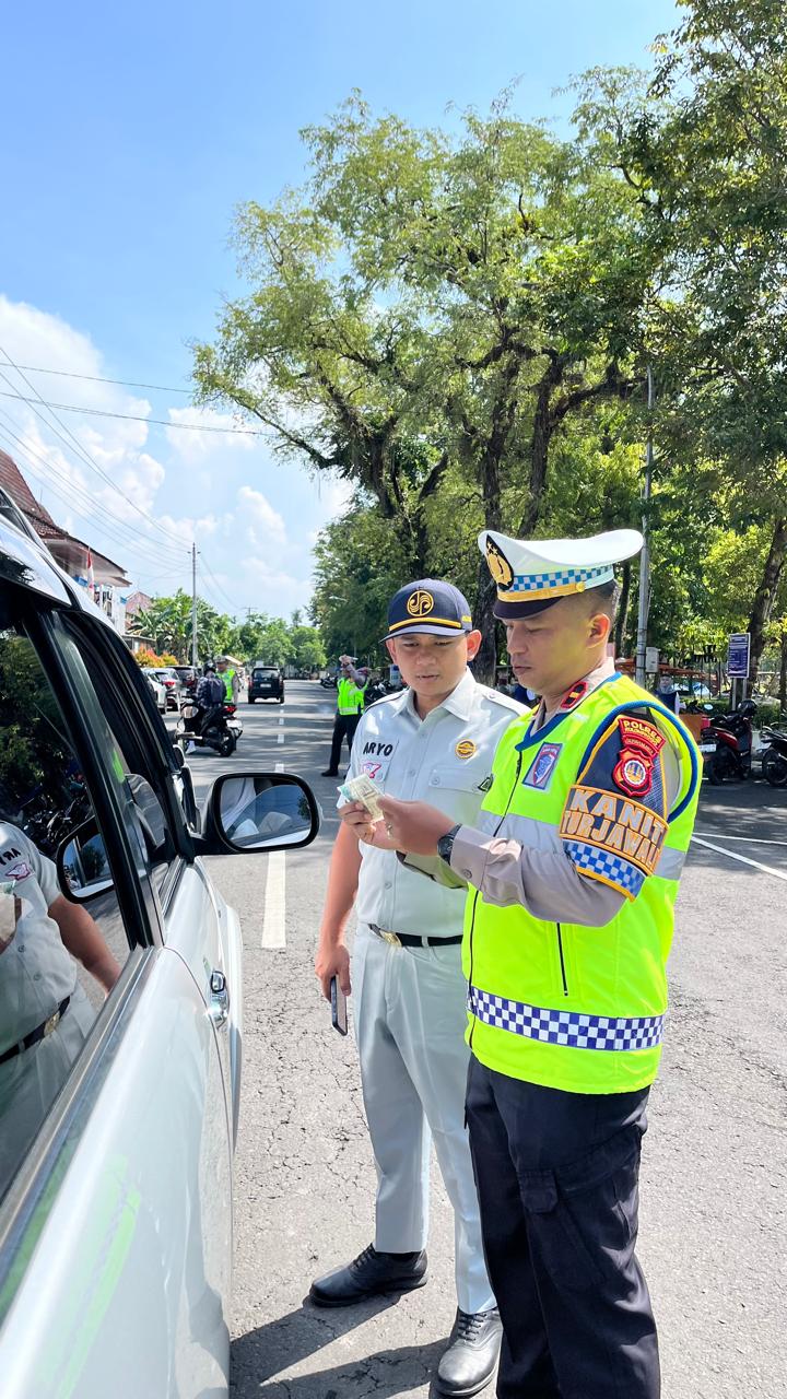 Operasi Penertiban Pajak di Wates Kulon Progo, Dorong Kepatuhan PKB dan SWDKLLJ
