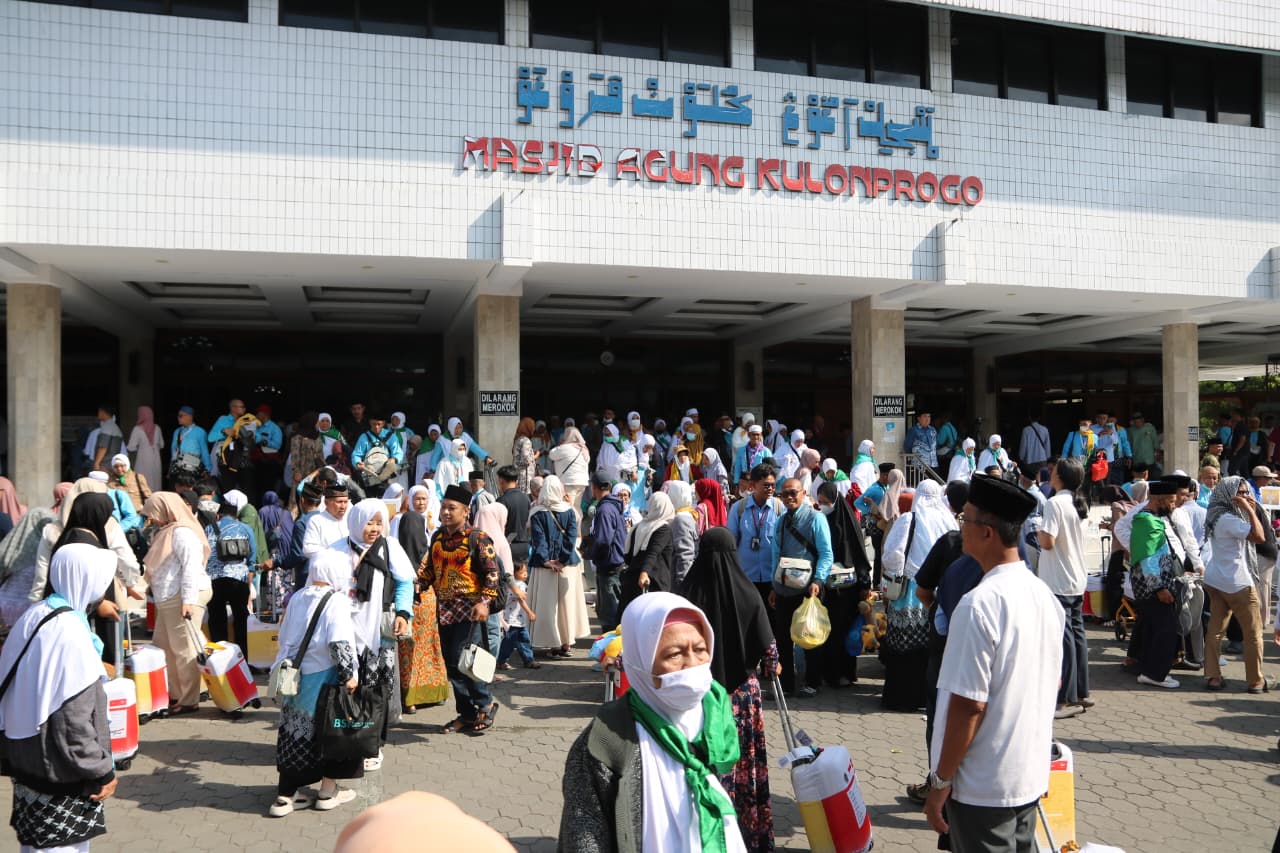357 Jamaah Haji Kloter Pertama Kulon Progo Tiba, Suasana Haru Warnai Penyambutan di Masjid Agung