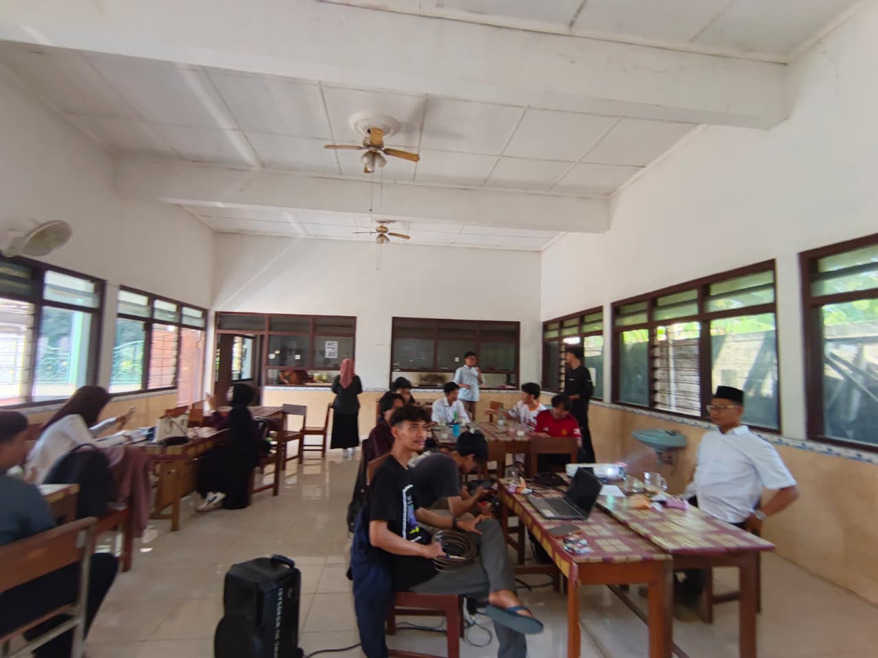 Nobar Piala Dunia 2026, BEM Pesantren Indonesia Gaungkan Persatuan dan Sportivitas